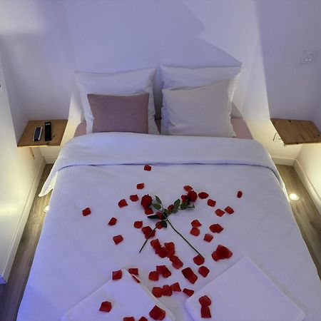 O Romeo - Suite Privee Fougeres Luaran gambar