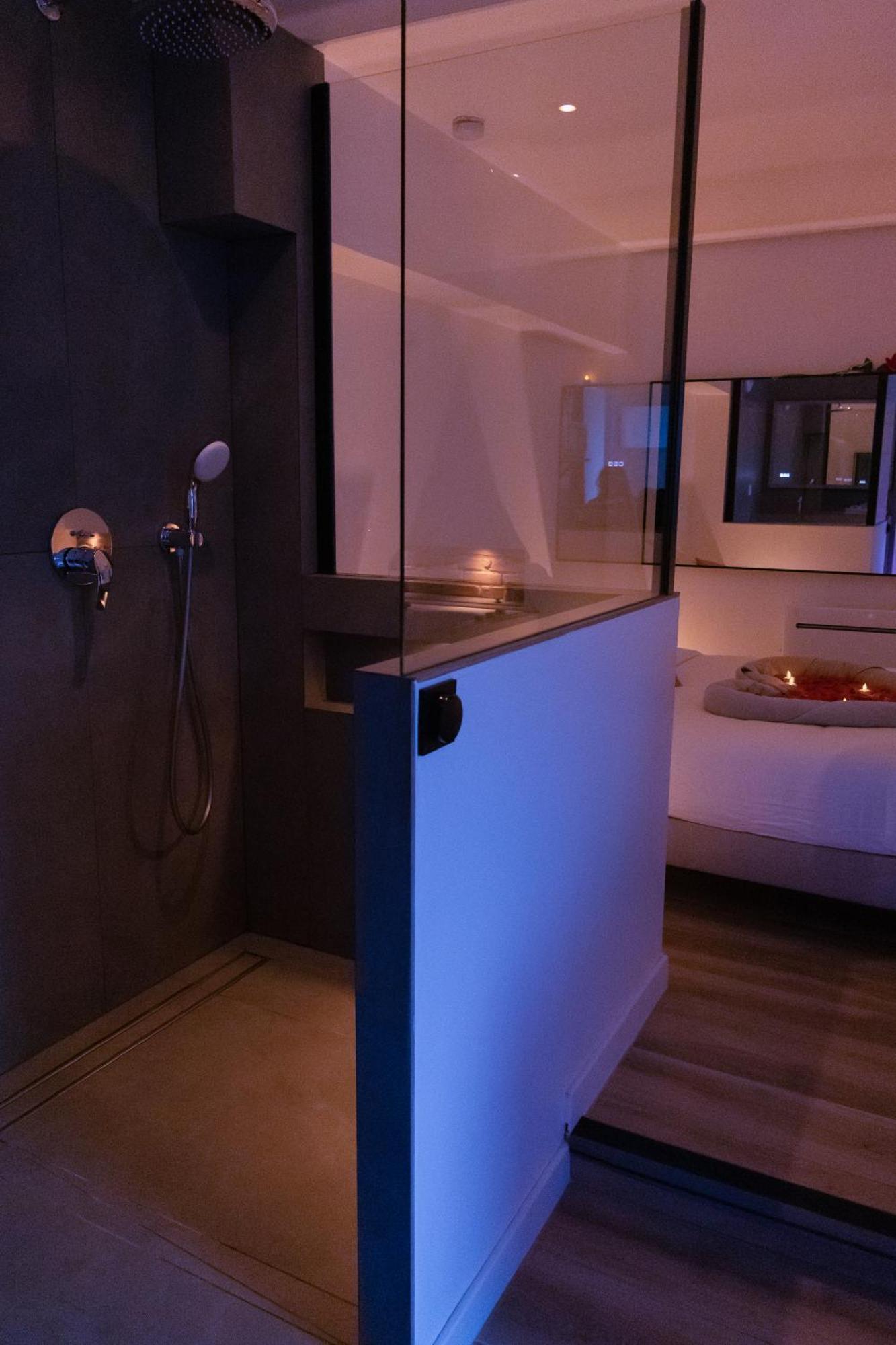 O Romeo - Suite Privee Fougeres Luaran gambar