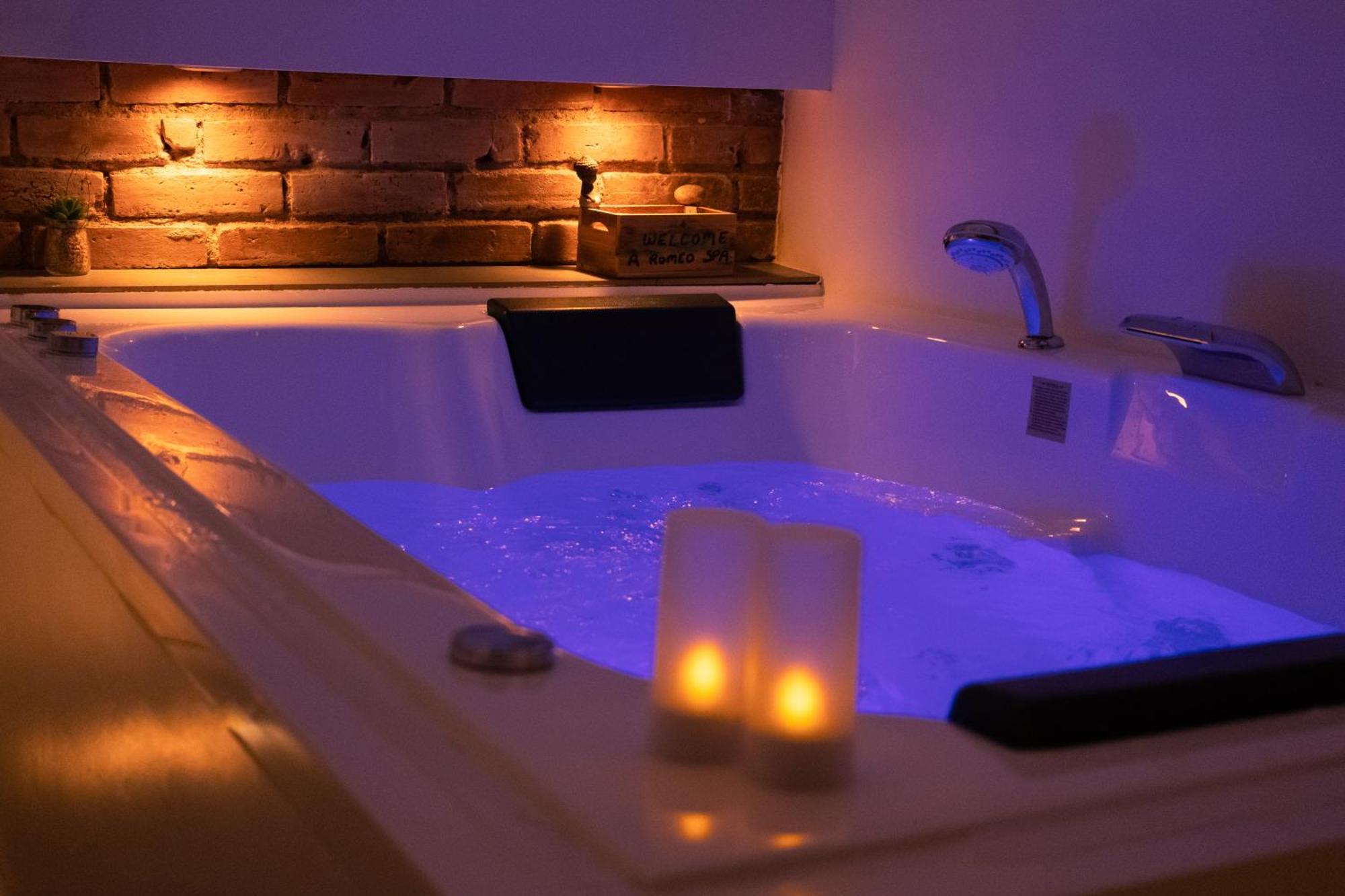 O Romeo - Suite Privee Fougeres Luaran gambar